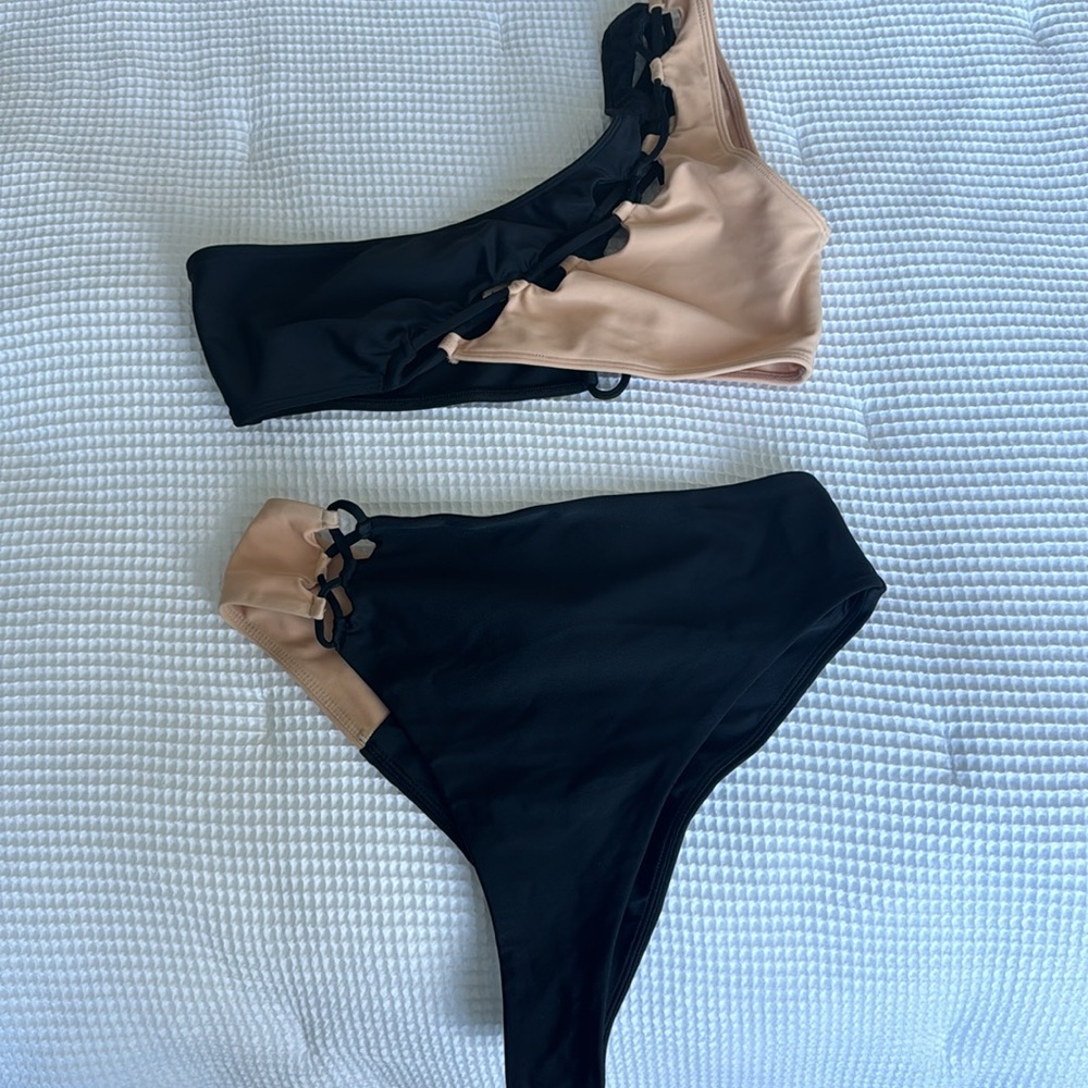Camila Coehlo bikini (M)
